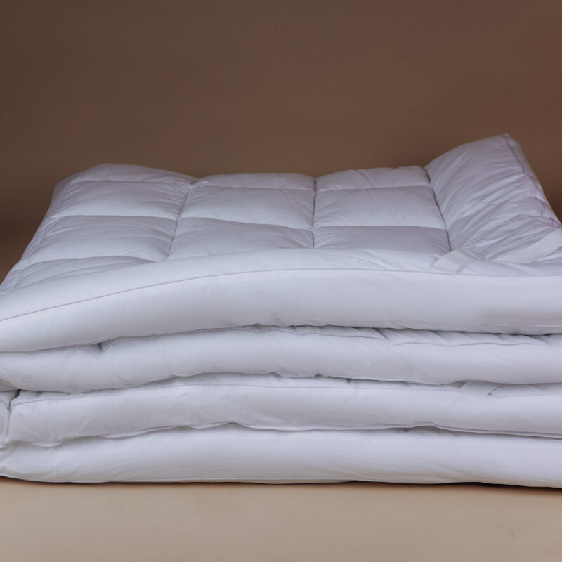 6x6+7 Mattress Topper (Comforter)