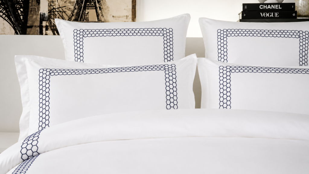 Honeycomb White Bedding Super King Set